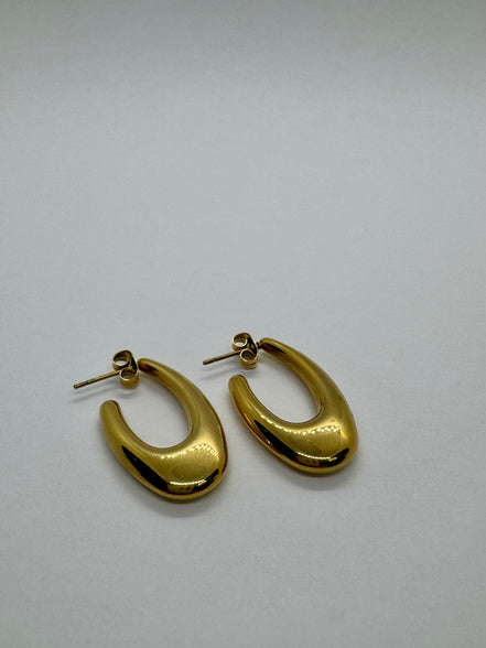 Odette | Oval Stud Earrings