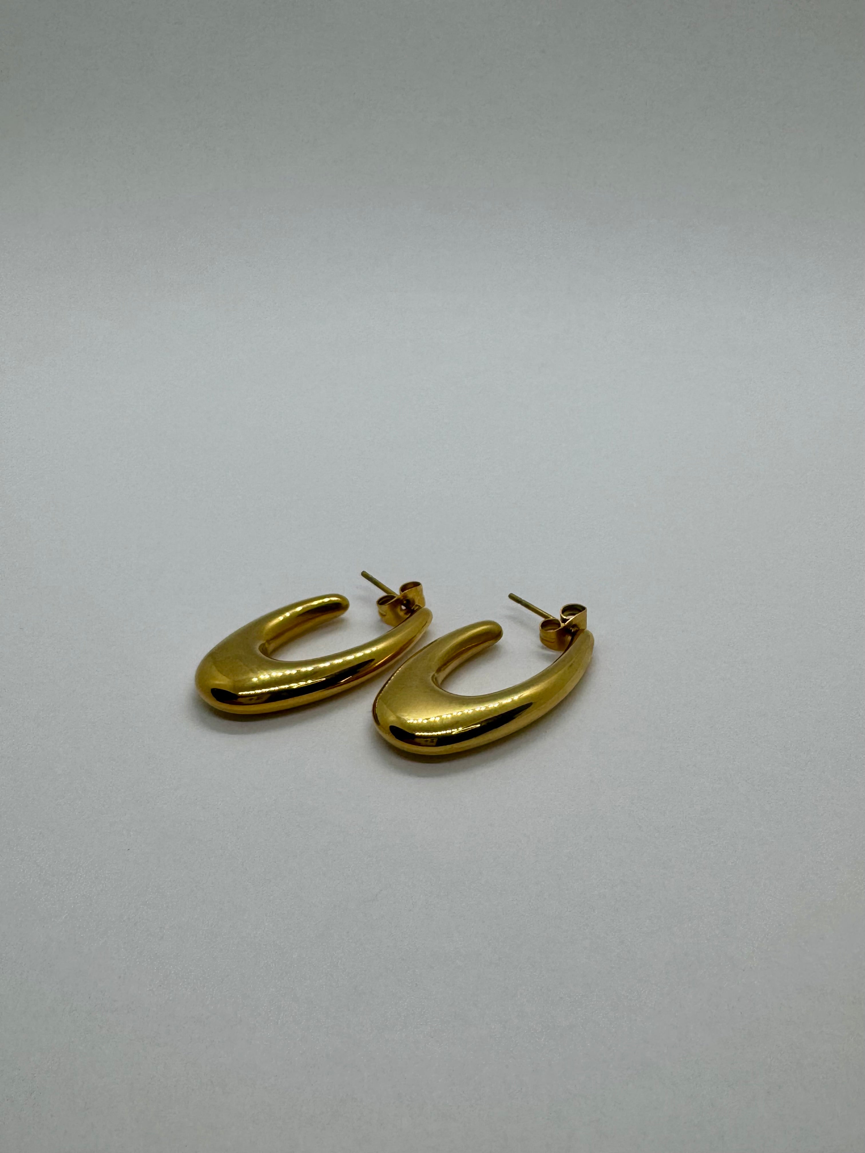 Odette | Oval Stud Earrings