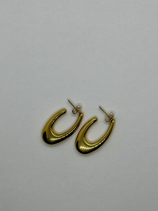 Odette | Oval Stud Earrings