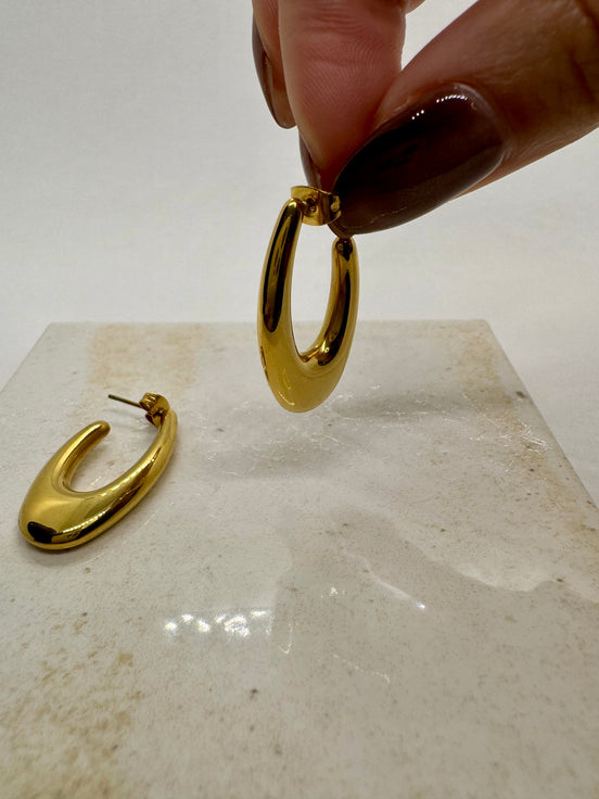 Odette | Oval Stud Earrings