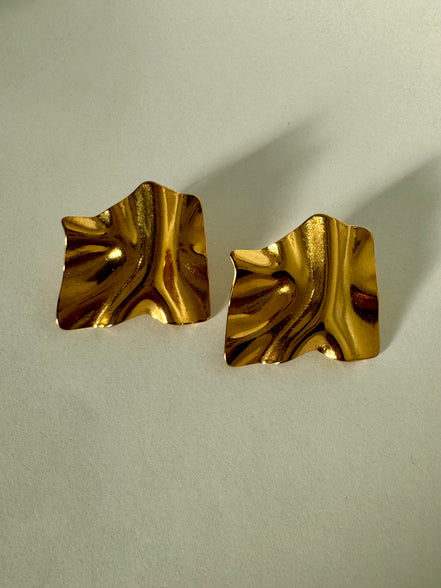 Harmony | Goldden Wave Stud Earrings