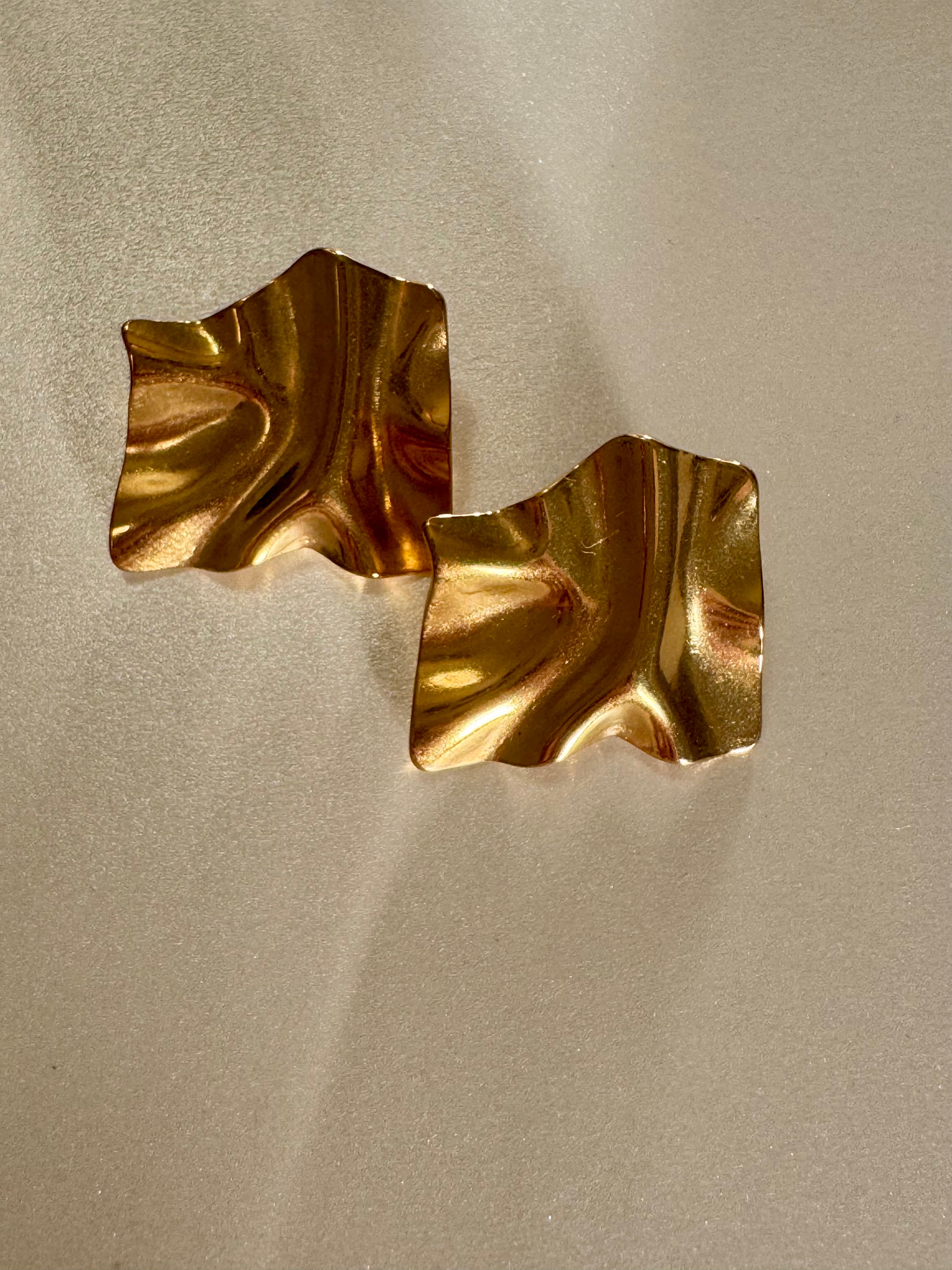 Harmony | Goldden Wave Stud Earrings