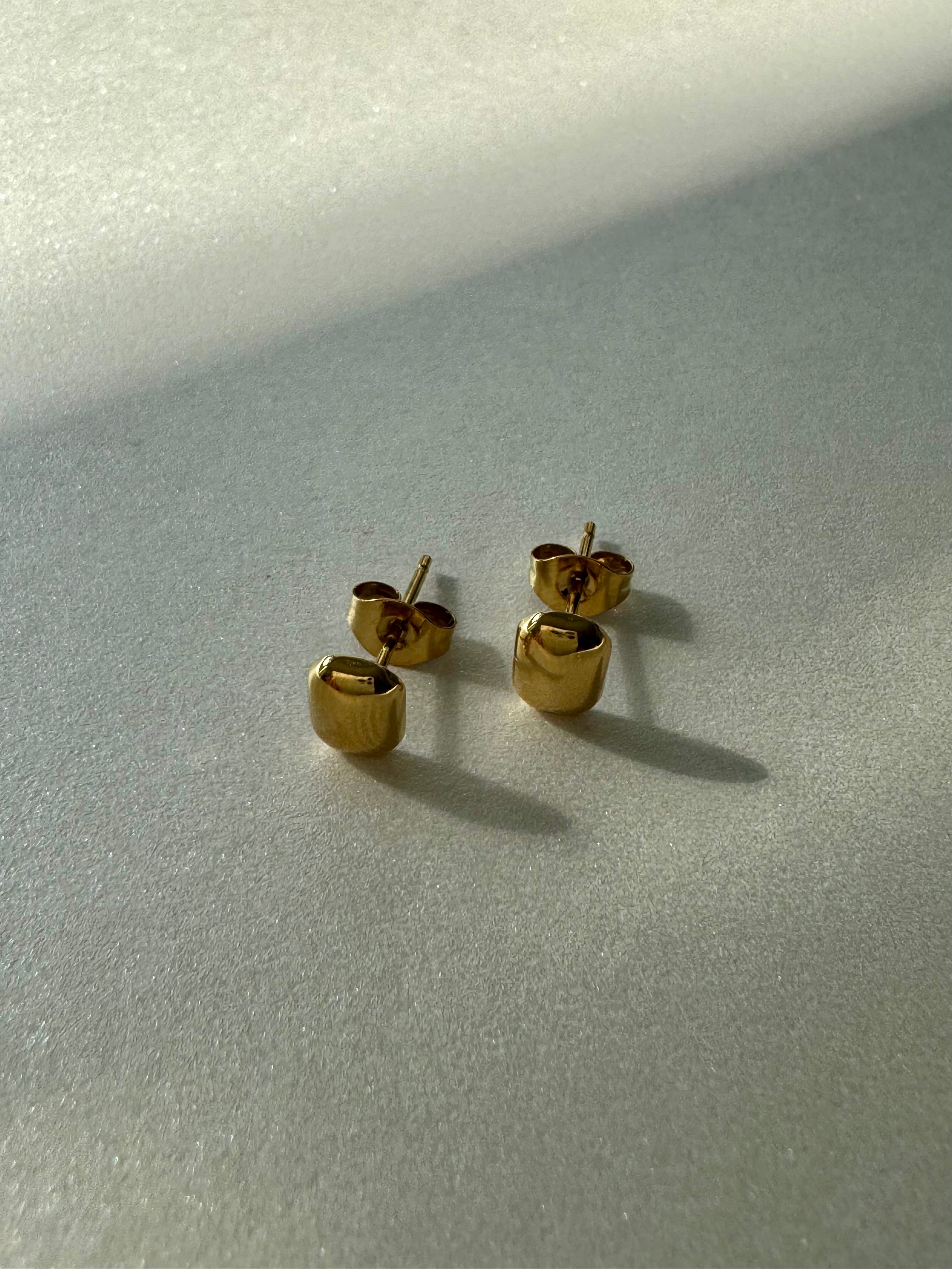 Elle | Gold Rectangle Stud Earrings
