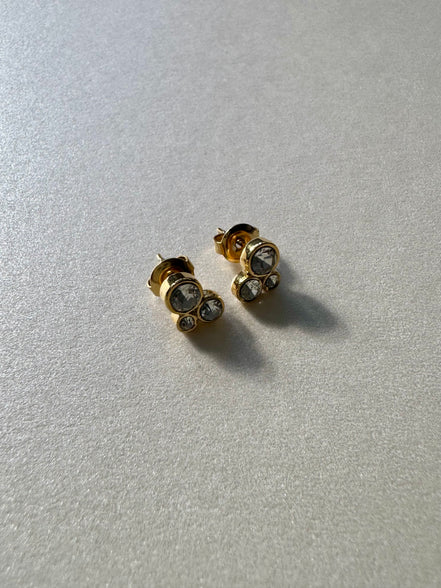 Amanda | Three Round Diamonds Stud Earrings