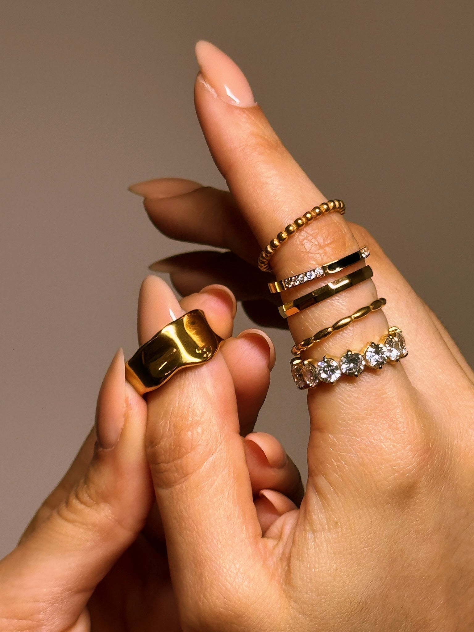 Amelia | White Round Diamonds Ring